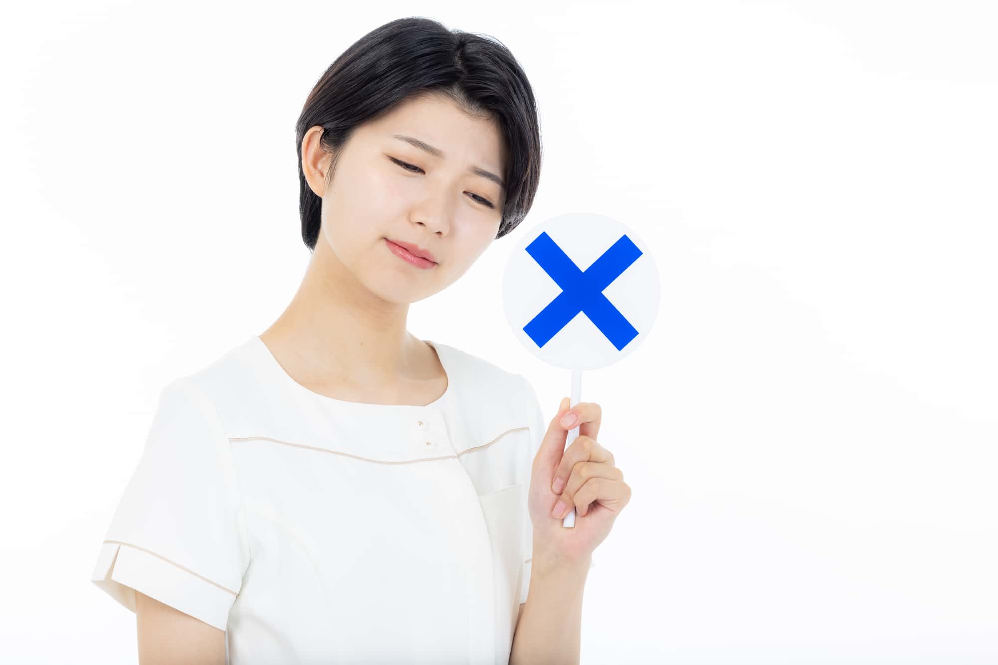 ホワイトニングができない歯について説明するイメージ