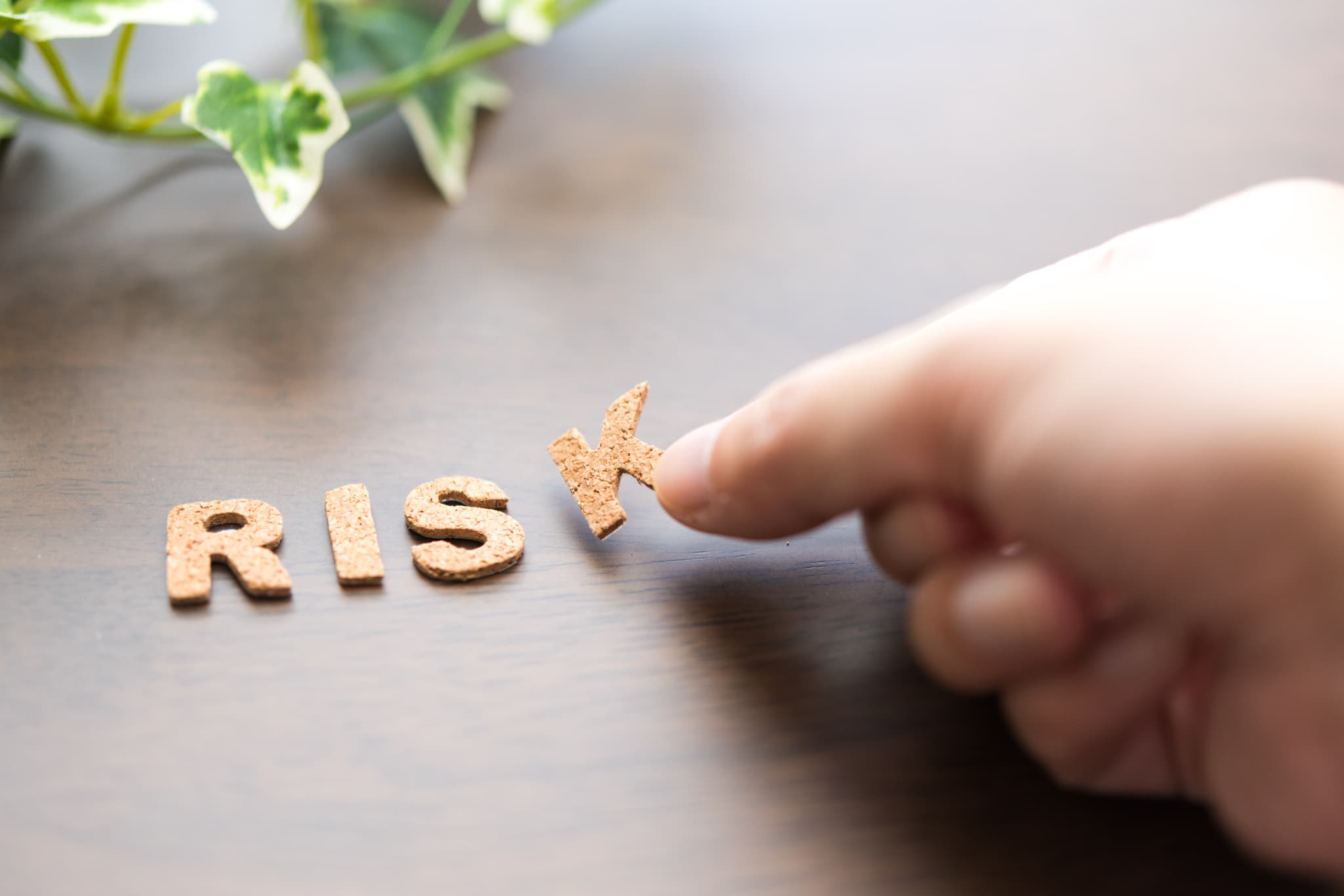 受け口を放置するリスクのイメージ