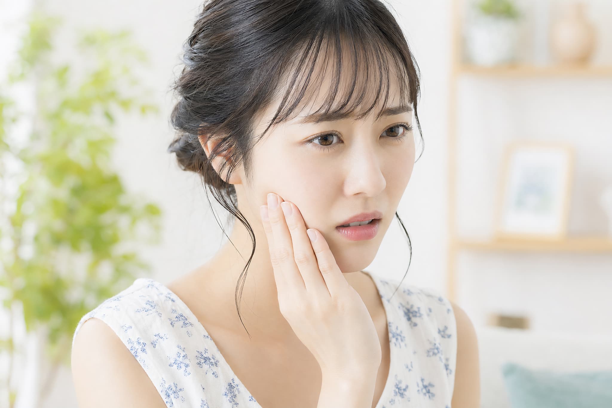親知らずが噛み合わせを悪くするのか不安になる女性